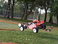 Lire l'article Grand Prix EFRA 2004 de RC Tout Terrain 1/10 par le MRCI